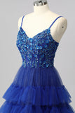 Corset bleu royal scintillant Une robe de bal longue à plusieurs niveaux avec appliques