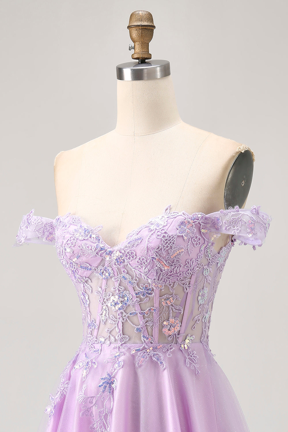 Robe de retour à la maison florale trapèze lilas à épaules dénudées avec appliques