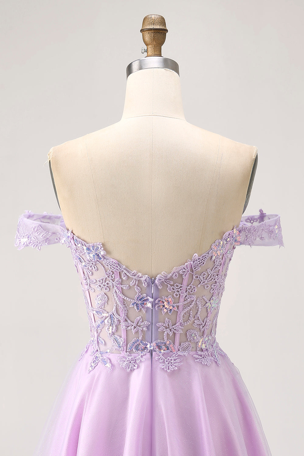 Robe de retour à la maison florale trapèze lilas à épaules dénudées avec appliques