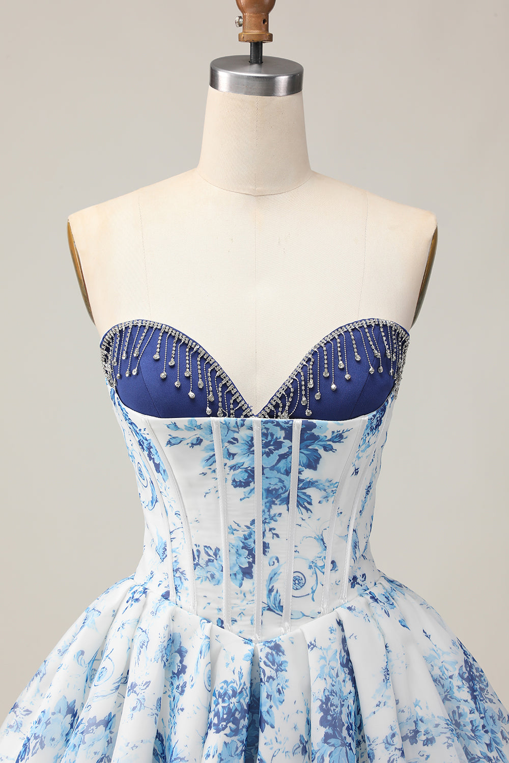 Robe de bal perlée imprimée en perles blanche fleur bleue