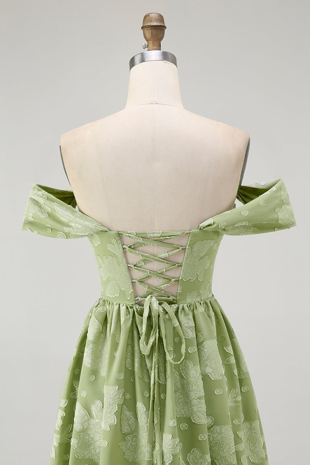 Vert sauge Floral Une ligne dénudée Épaule Midi Robe de demoiselle d’honneur