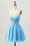 Une ligne bleue corset court de retour à la maison avec appliques