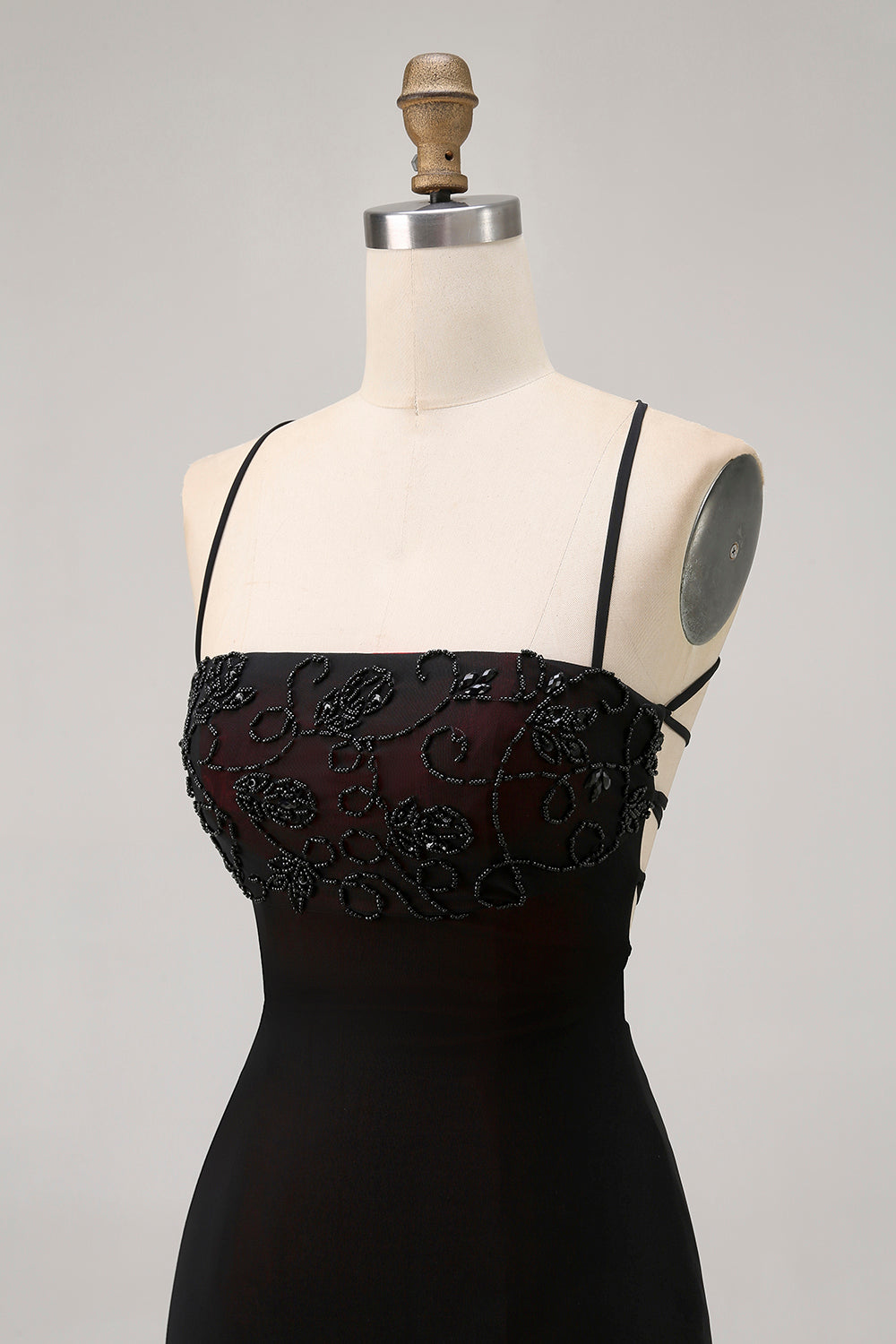 Noir moulante spaghetti bretelles robe de cocktail avec perles