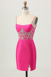 Robe de bal en satin à bretelles spaghetti fuchsia moulante avec fente