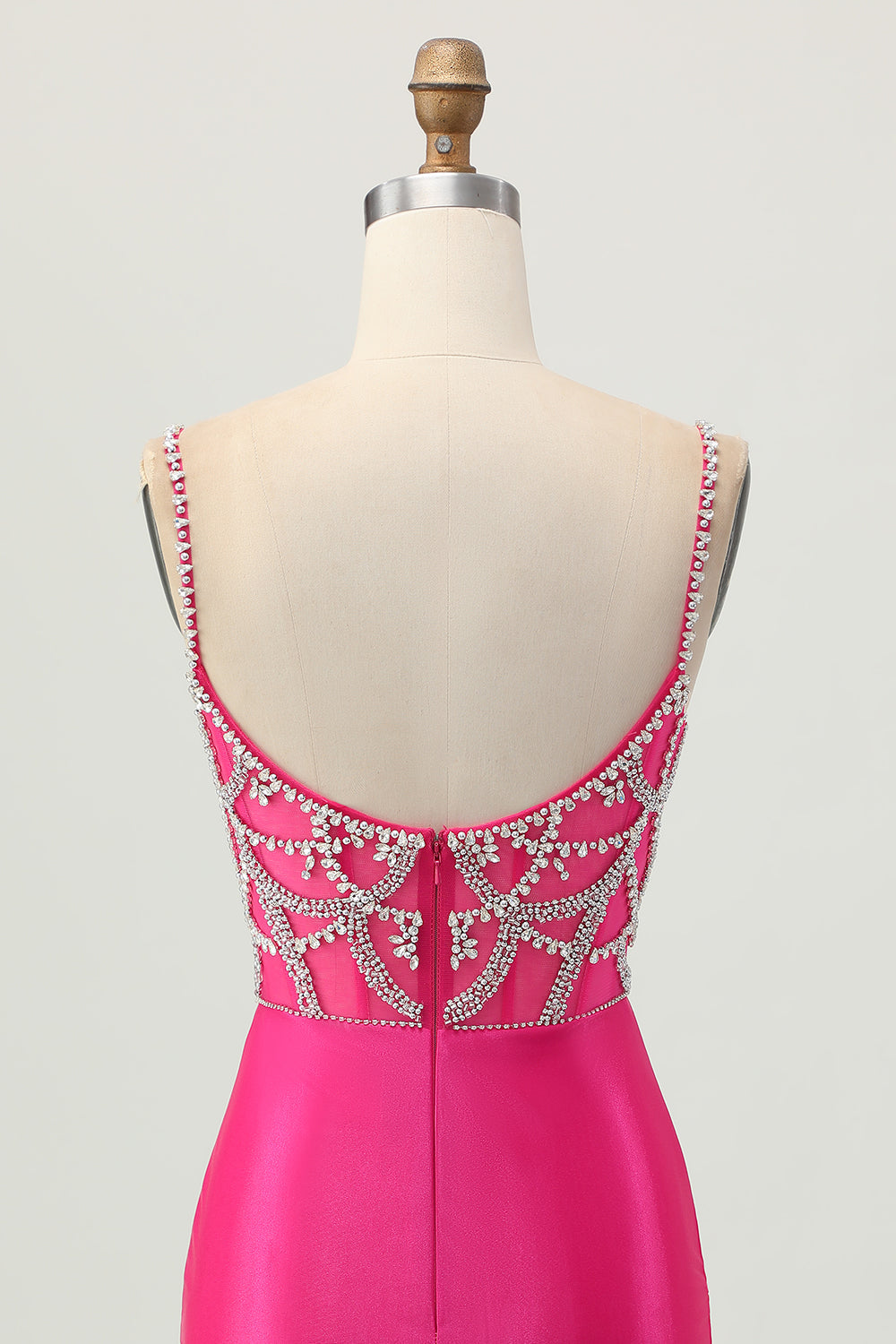 Robe de bal en satin à bretelles spaghetti fuchsia moulante avec fente