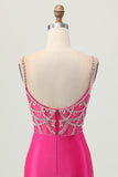 Robe de bal en satin à bretelles spaghetti fuchsia moulante avec fente