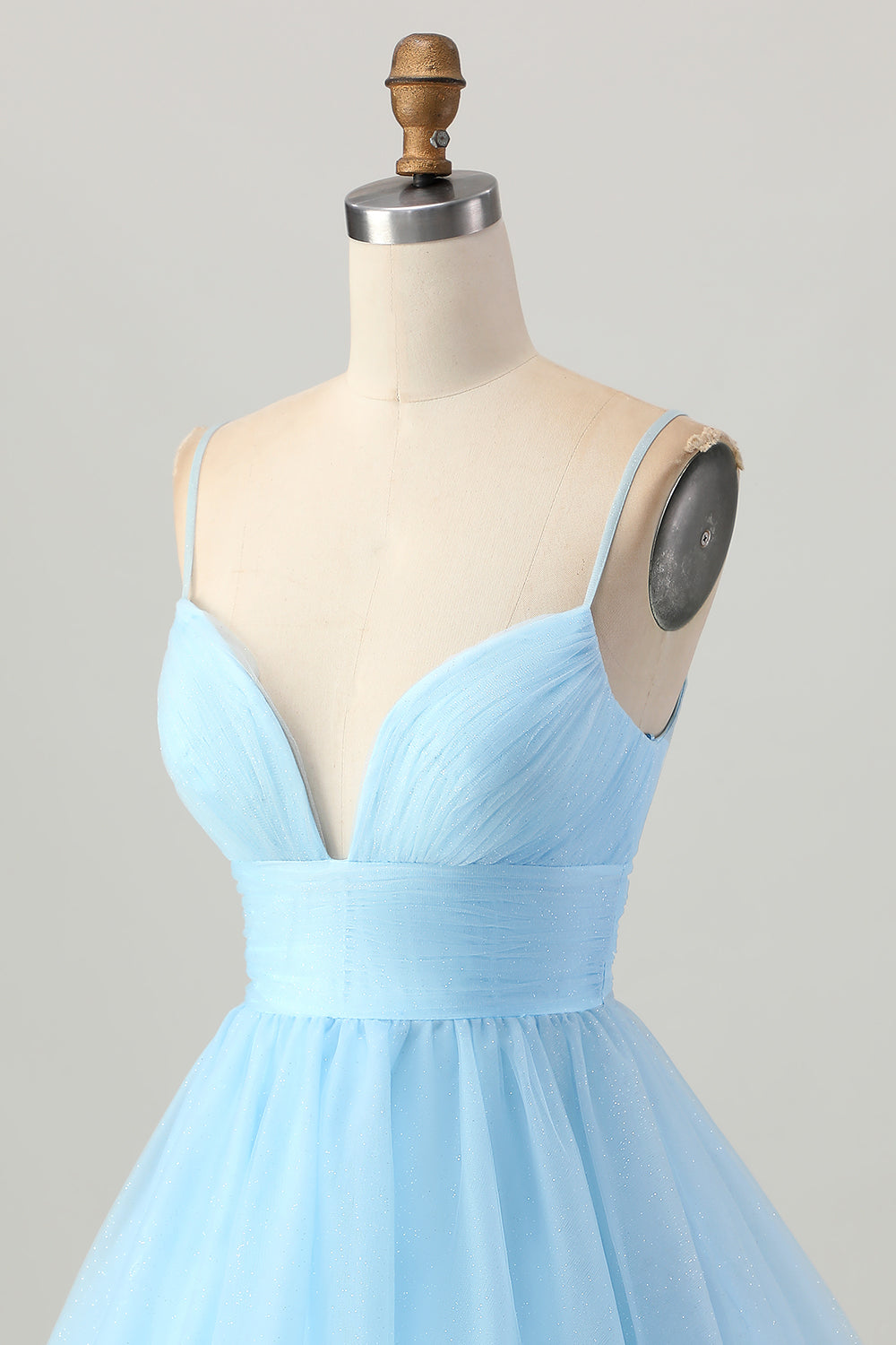 Robe courte à bretelles spaghetti bleu ciel