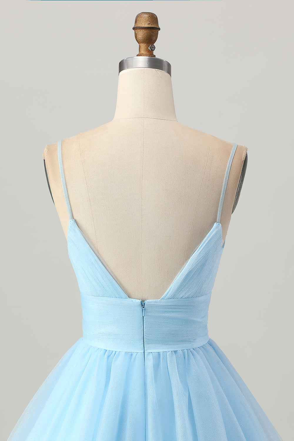 Robe courte à bretelles spaghetti bleu ciel