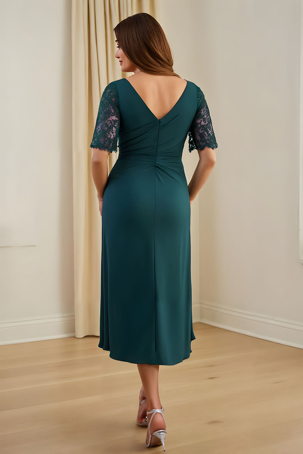 Fourreau de pin col en V froncé Midi robe d’invité de mariage avec dentelle