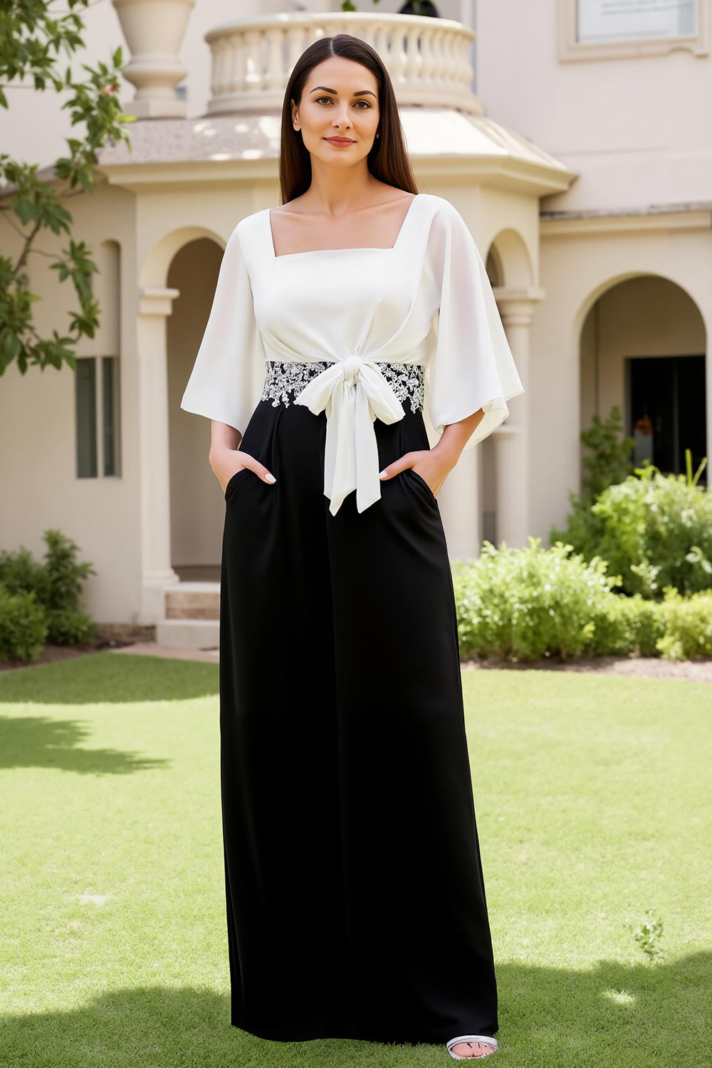Robe d’invitée de mariage en mousseline de soie noire à col carré Une ligne