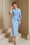 Bleu clair Stretch Satin Bateau Col Fourreau Robe d’invité de mariage avec plume