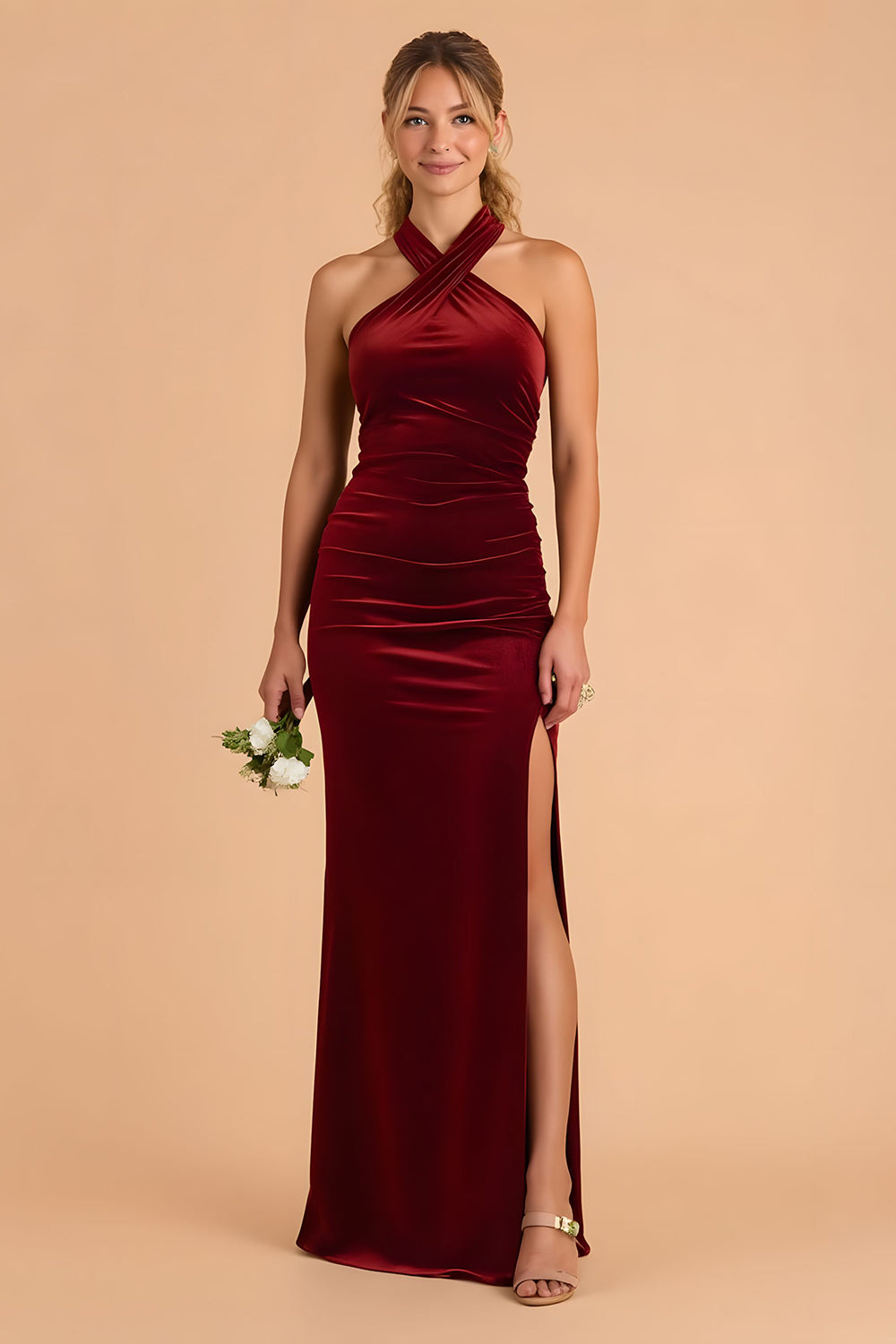Robe de demoiselle d’honneur longue en velours à col haut bordeaux