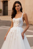 Ivoire Une Ligne Corset Col Carré Tulle Court Train Robe De Mariée Avec Dentelle
