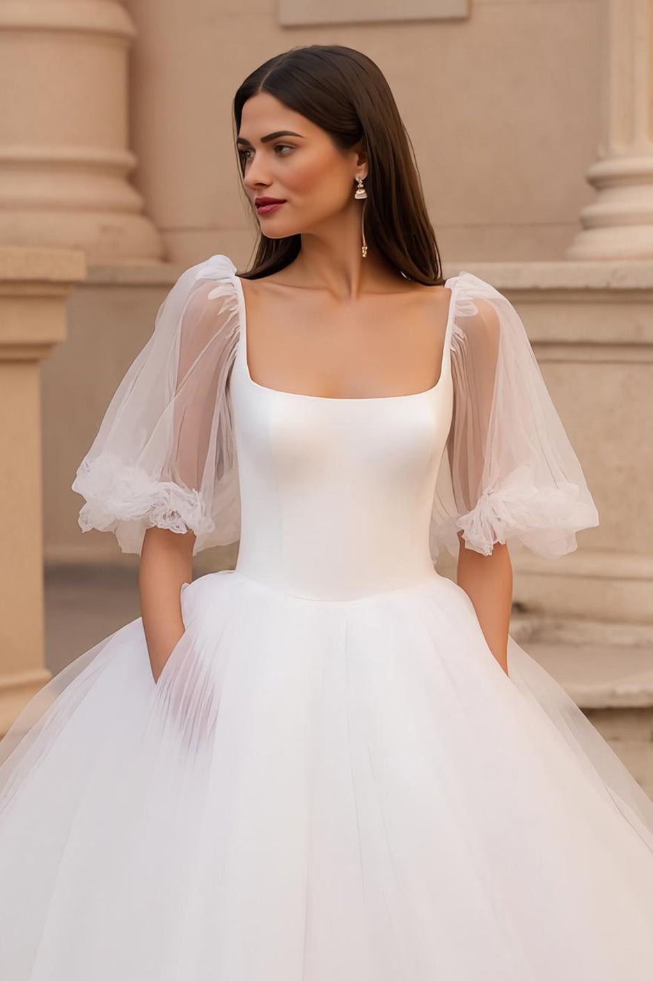 Ivoire Une ligne Col carré Demi-manches Tulle Court Train Robe de mariée
