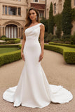 Robe de mariée longue ivoire en satin stretch sirène à une épaule