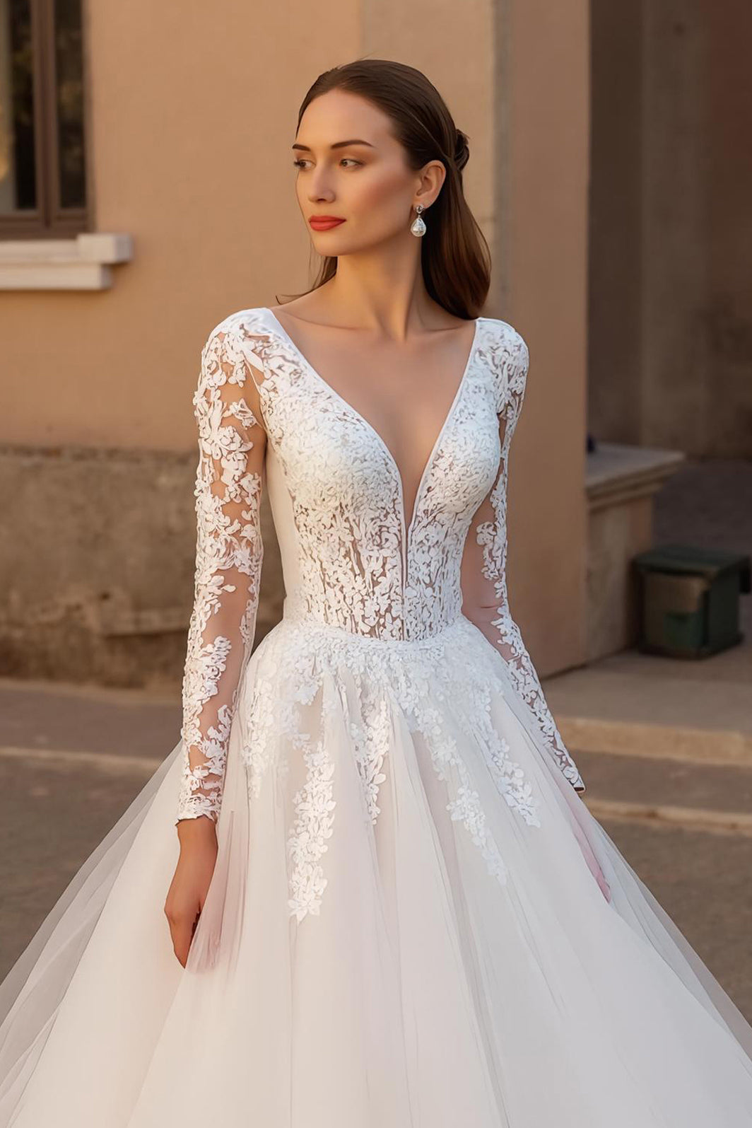 Col V Dentelle Tulle Ivoire Une Robe De Mariée Longue Ligne À Manches Longues