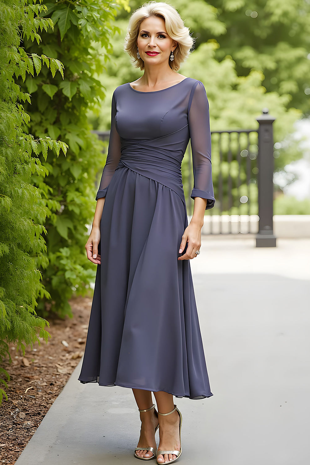 Elégant gris une ligne en mousseline de soie col bateau Midi Robe de la mère de la mariée