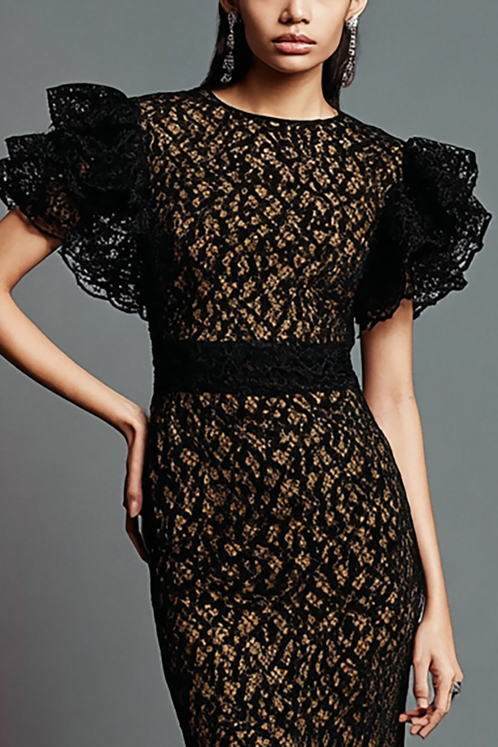 Robe longue formelle en dentelle noire sirène avec volants