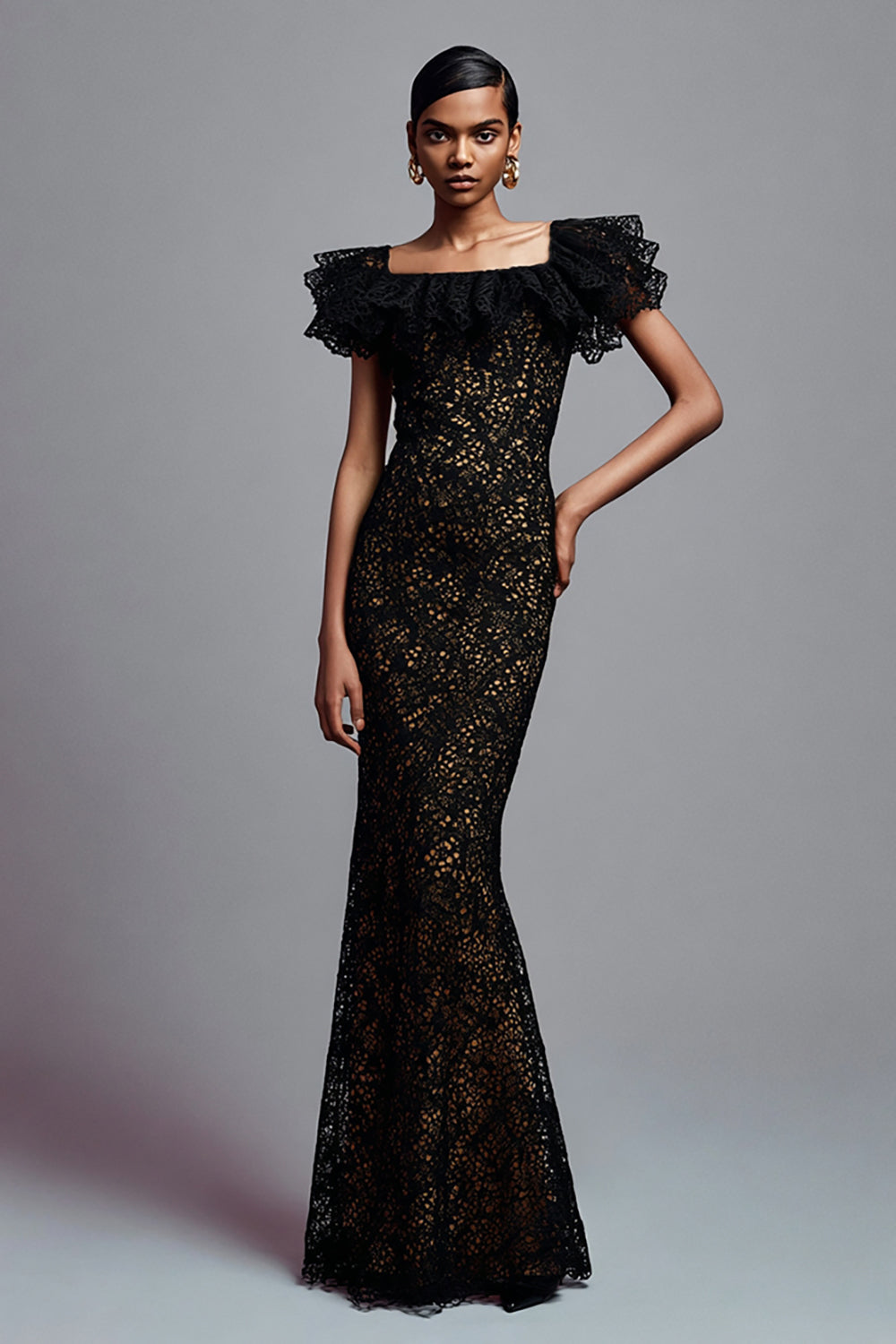 Fourreau en dentelle noire Robe longue formelle à volants avec manches