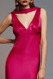 Robe longue formelle en satin fourreau fuchsia à col en V avec volants