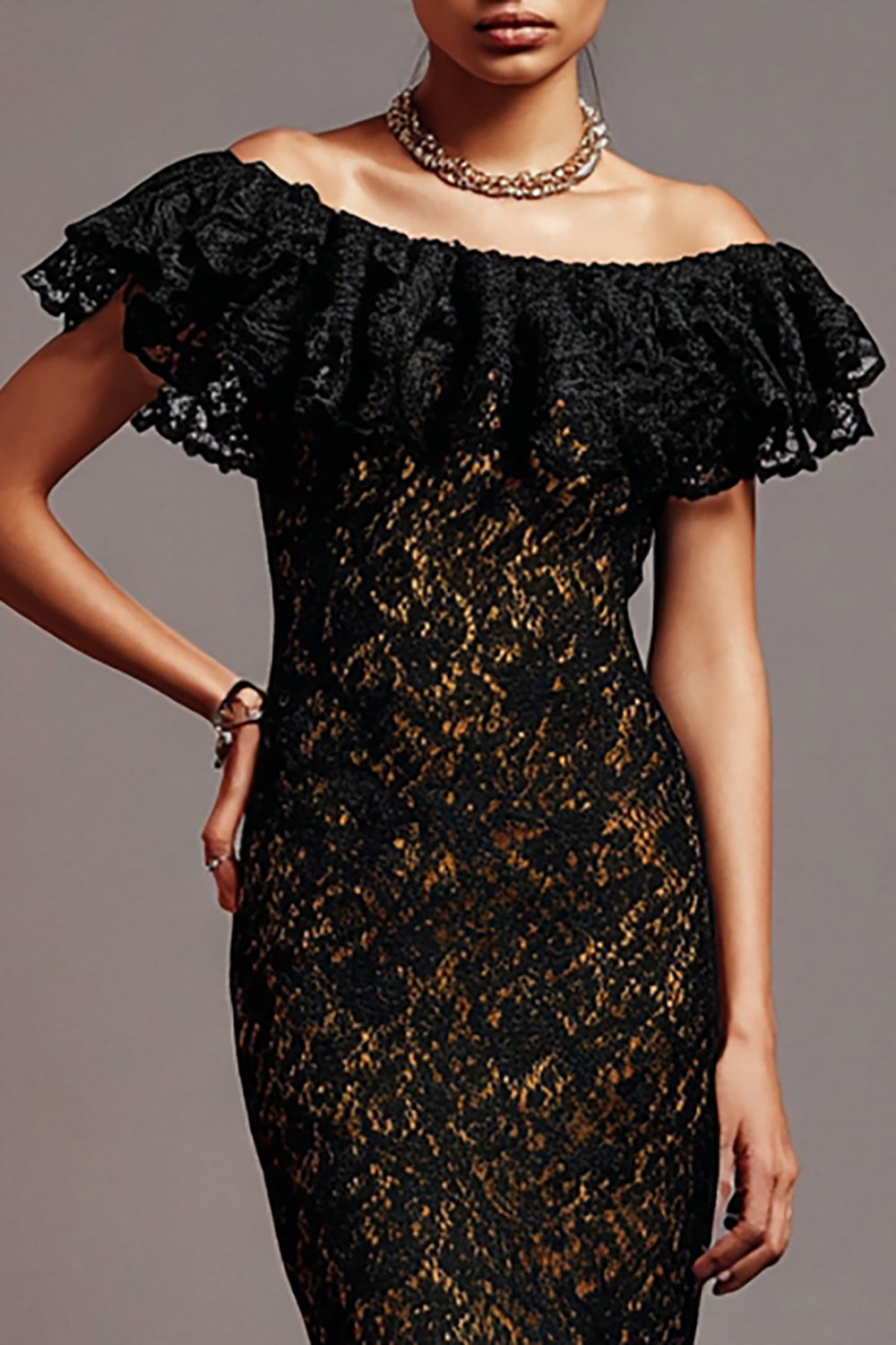 Robe longue formelle en dentelle noire sirène avec volants
