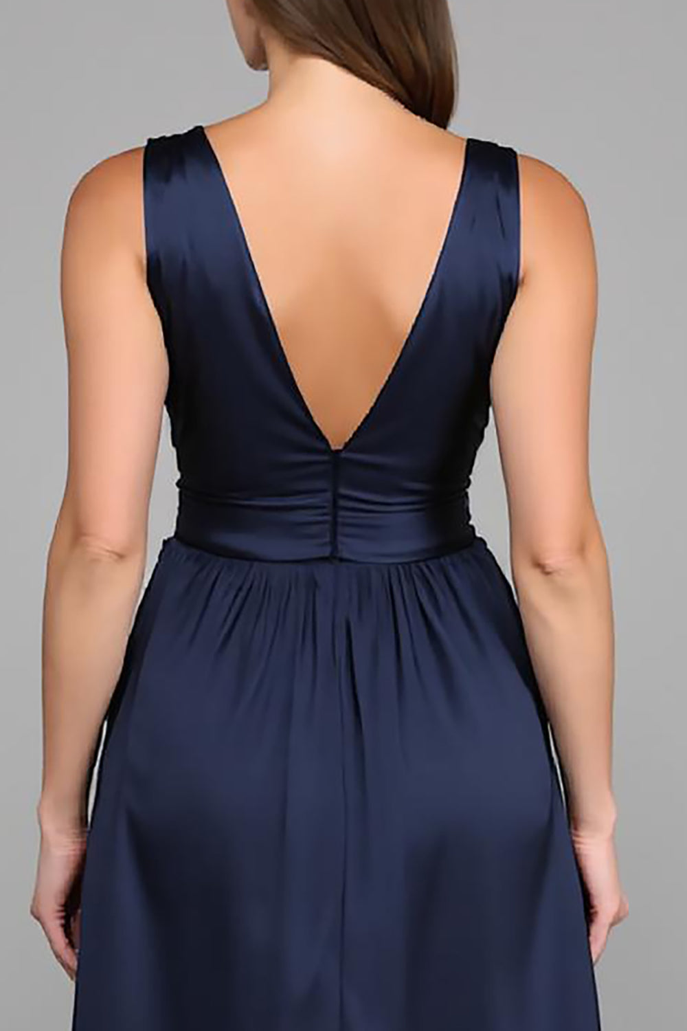 Robe longue formelle en mousseline de soie bleu marine à col en V