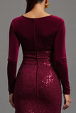 Robe longue formelle à paillettes fourreau bordeaux scintillante avec fente