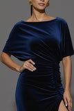 Robe longue formelle à col bateau en velours fourreau bleu marine avec fente