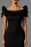 Robe longue formelle à col carré en dentelle fourreau noire avec volants