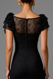 Robe longue formelle à col carré en dentelle fourreau noire avec volants