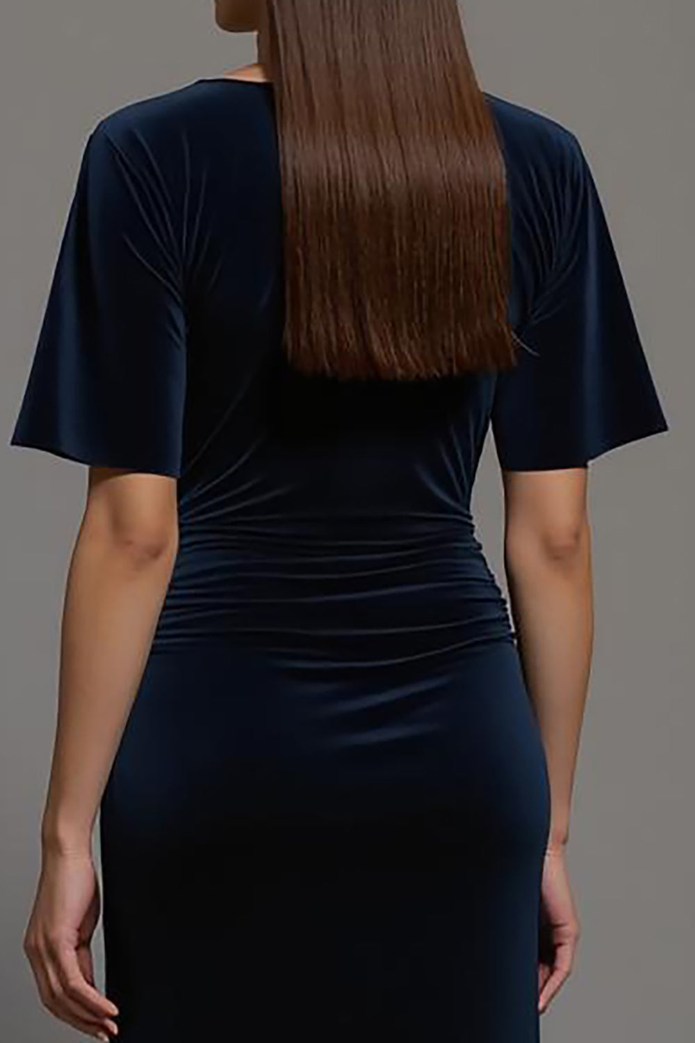 Robe longue formelle en velours bleu marine à col bateau avec fente