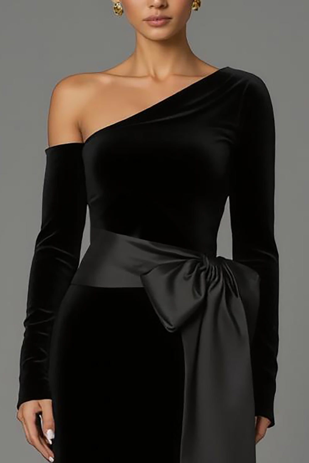 Robe formelle longue à une épaule en velours noir avec noeud