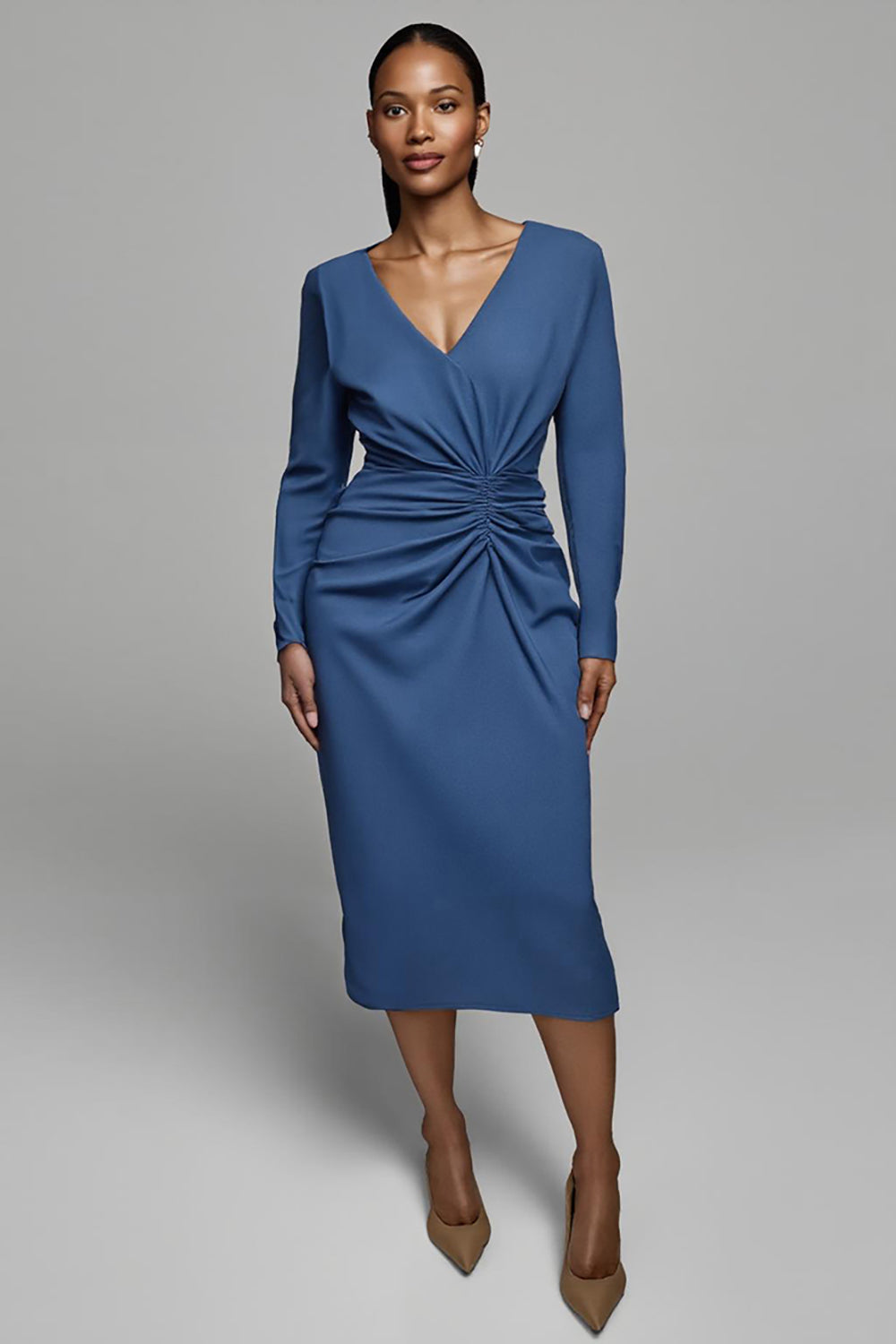 Robe de travail midi en satin froncé bleu poussiéreux avec manches