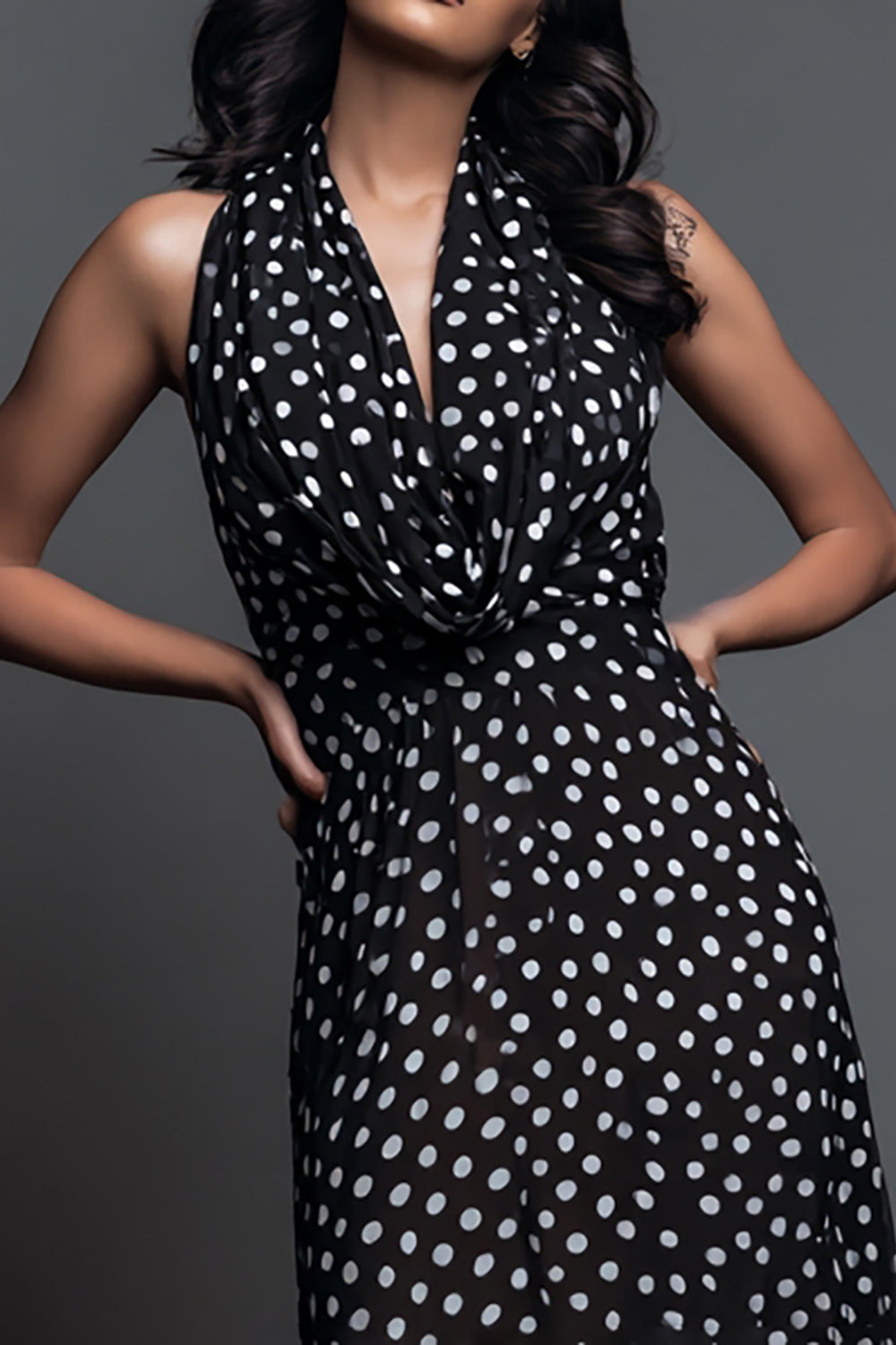 Noir Blanc À Pois Une Ligne Dos Nu Robe Longue Formulante