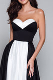 Sweetheart noir et blanc une robe longue formelle trapèze