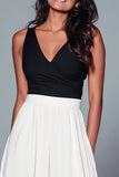 Noir et blanc Robe longue formelle à col en V avec fente