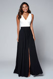 Une ligne noire et blanche robe formelle à col en V avec fente