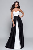 Noir et blanc Sweetheart Une robe longue formelle ligne