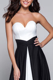 Noir et blanc Sweetheart Une robe longue formelle ligne