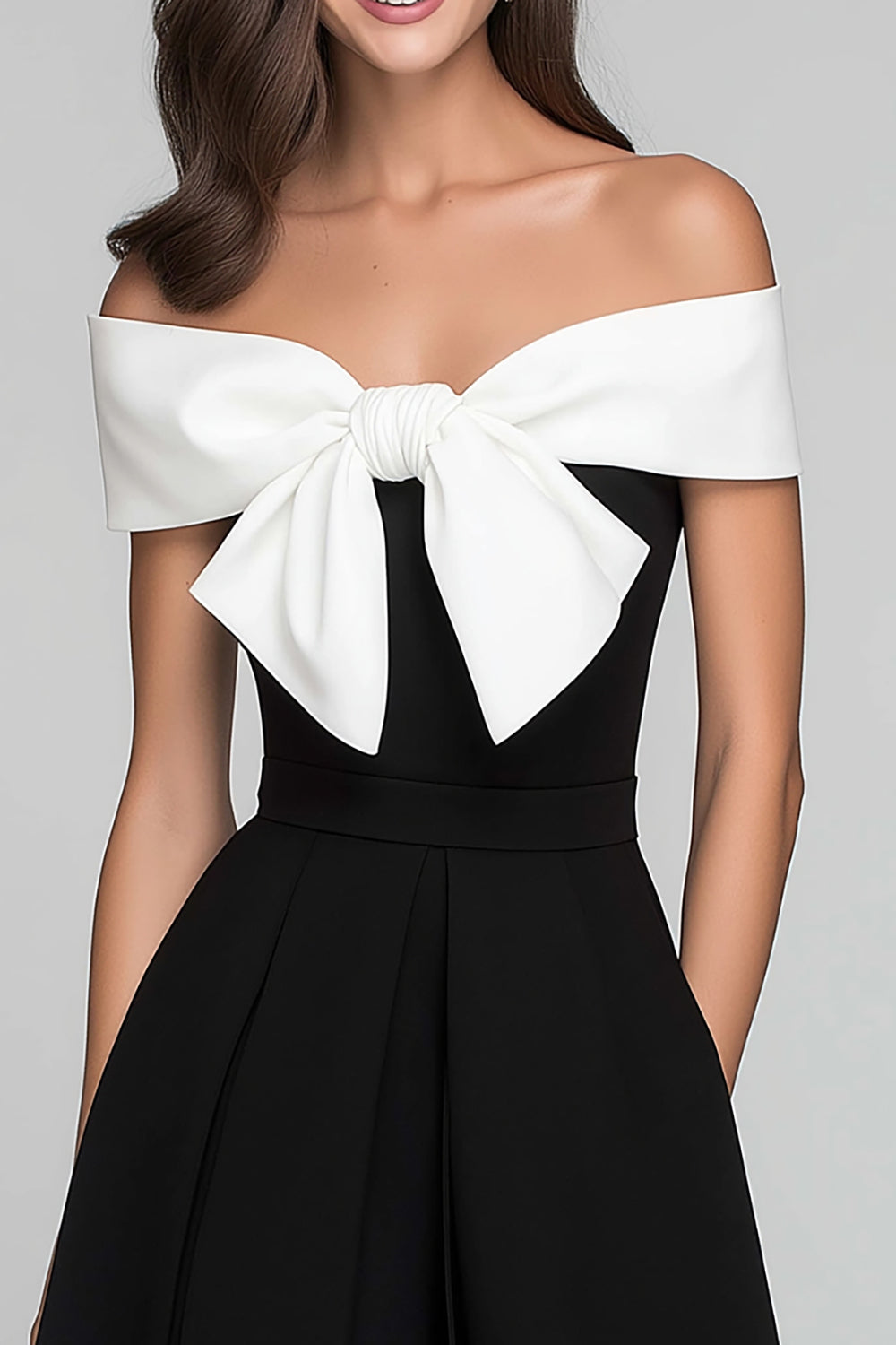 Noir et blanc Une ligne à épaules dénudées Robe longue formelle avec nœud