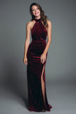 Robe formelle licol en velours bordeaux froncée avec fente