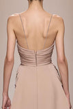 Robe de soirée longue froncée dos nu en satin champagne avec fente