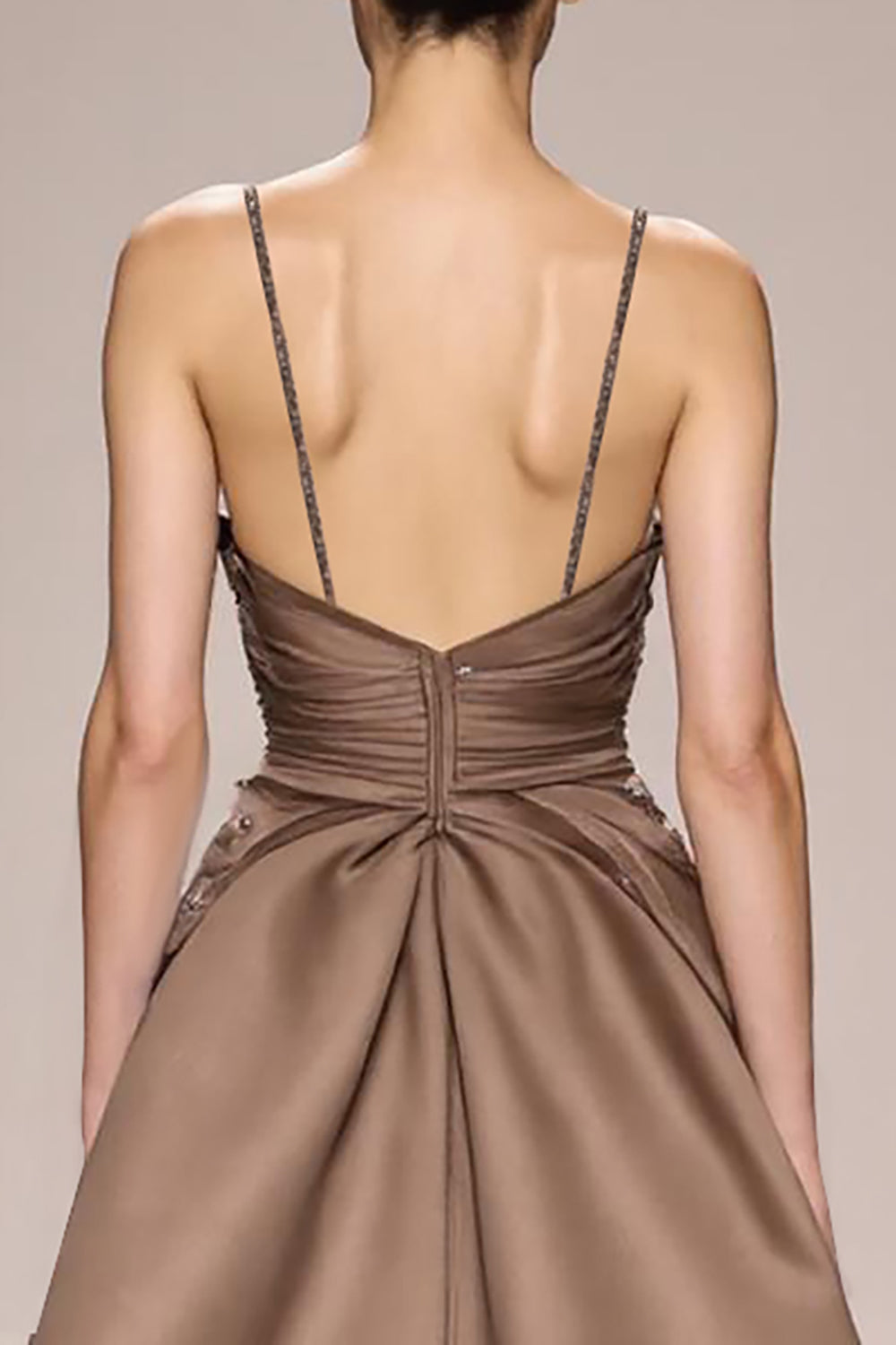 Satin Café Ruché Une Ligne Longue Robe De Soirée Avec Fente