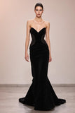 Robe de soirée longue sans bretelles en velours noir sirène