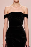 Robe de soirée longue en velours noir à épaules dénudées