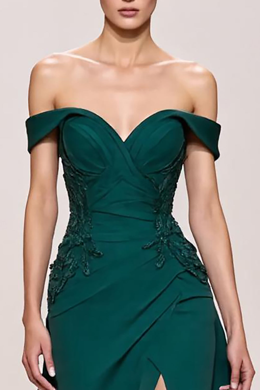 Satin vert clair Une ligne Robe de soirée longue avec appliques