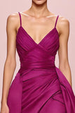 Robe de soirée longue à bretelles spaghetti froncées en satin prune