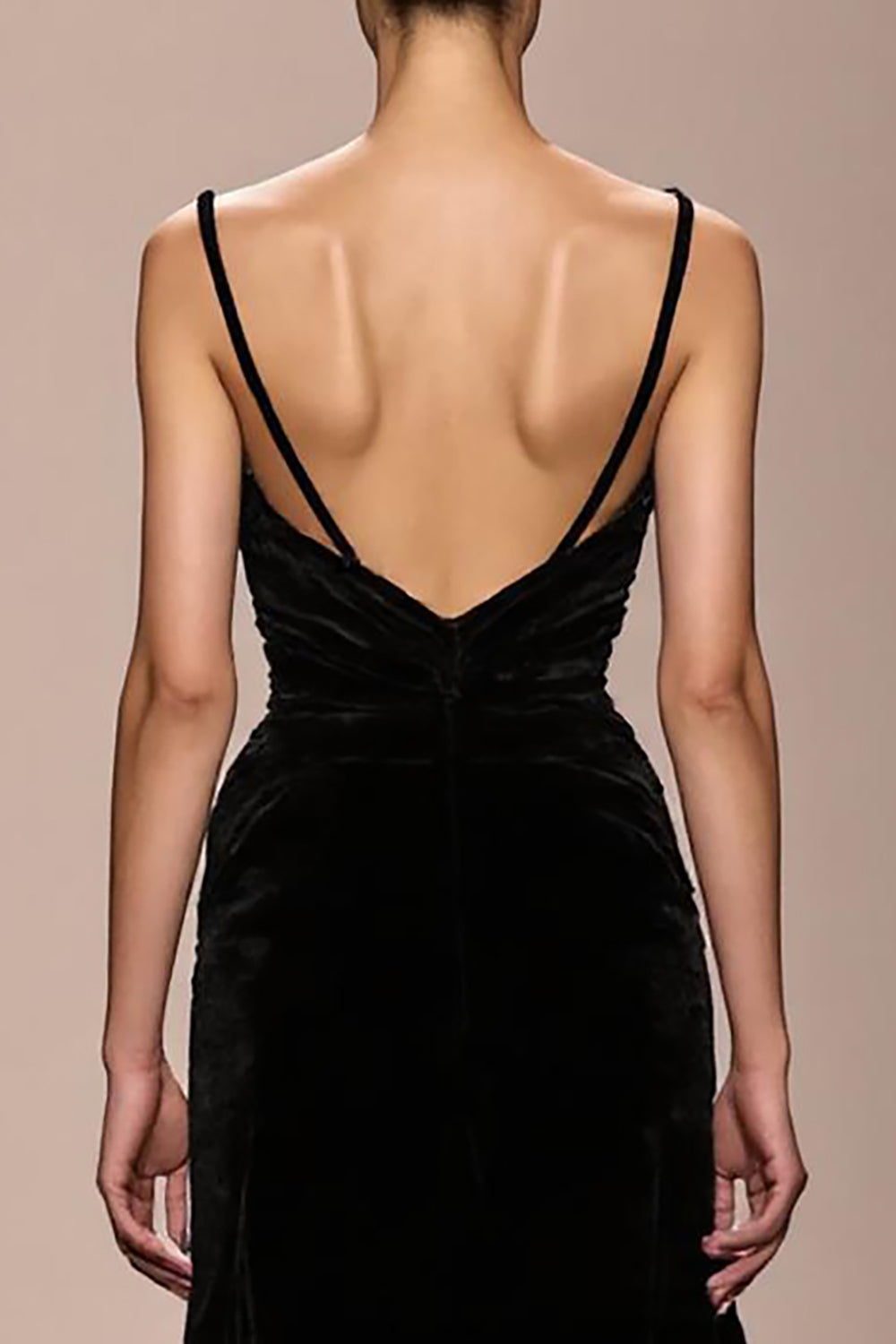 Robe de soirée dos nu à bretelles spaghetti en velours noir