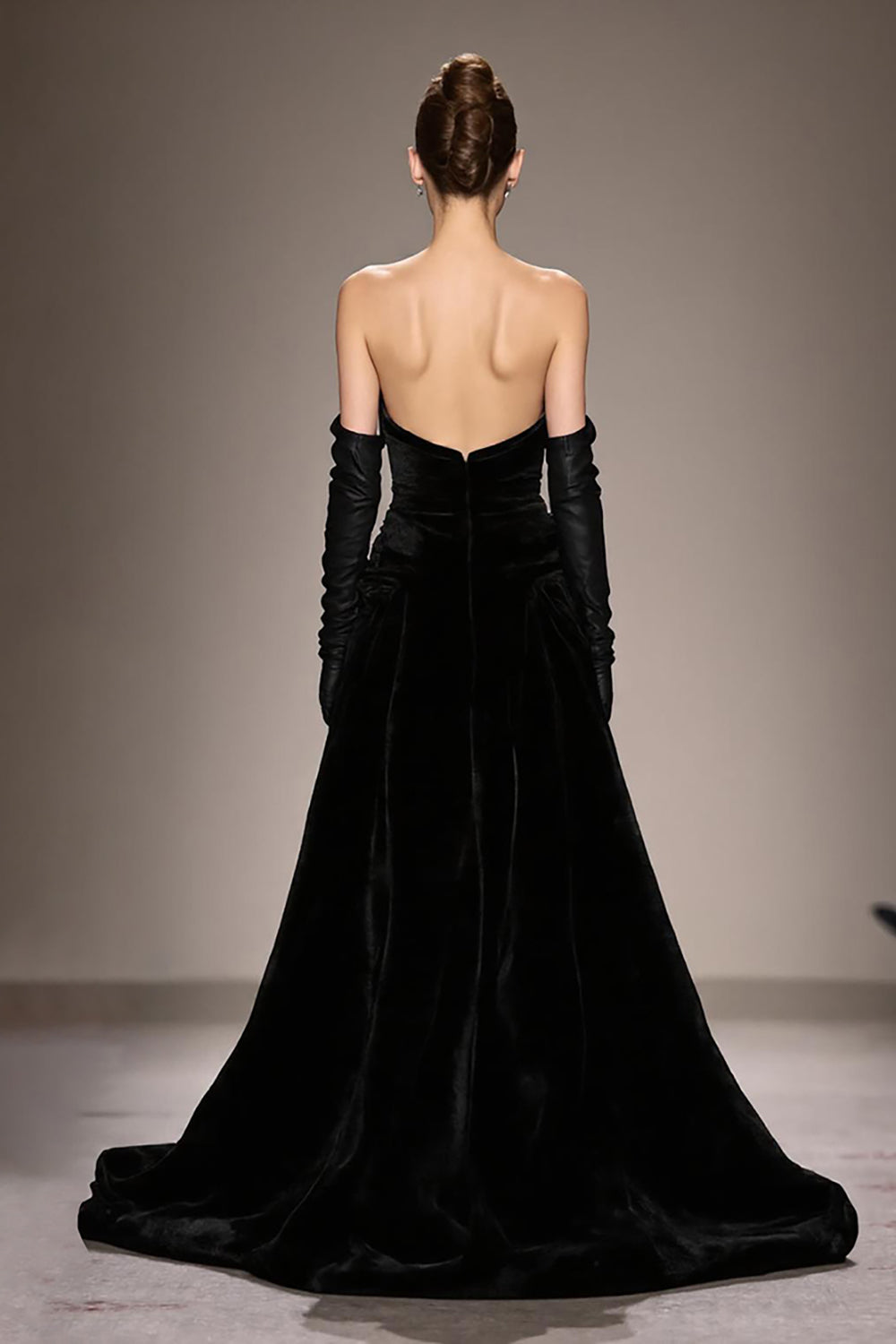 Robe de soirée longue sans bretelles en velours noire