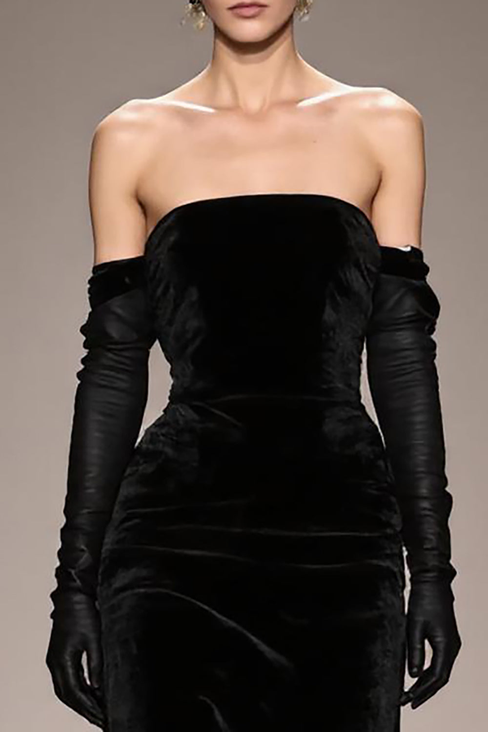 Robe de soirée longue sans bretelles en velours noire